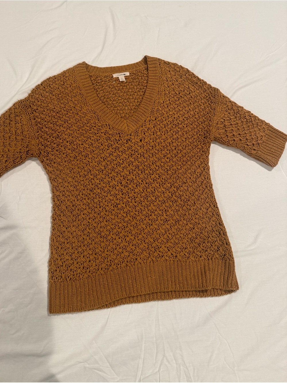 Caslon V-Neck Short-Sleeve Knit Sweater in Caramel